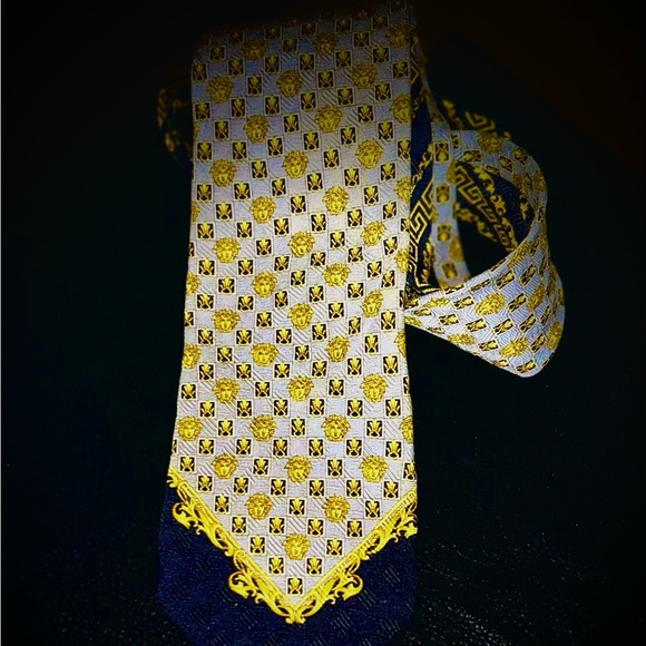 Vintage Gianni Versace Tie - Picture 2 of 5